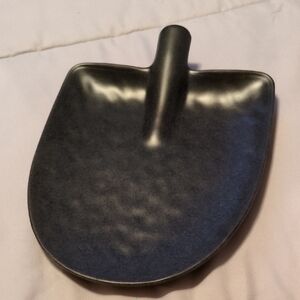 Elegant Black Plastic Shovel Dish